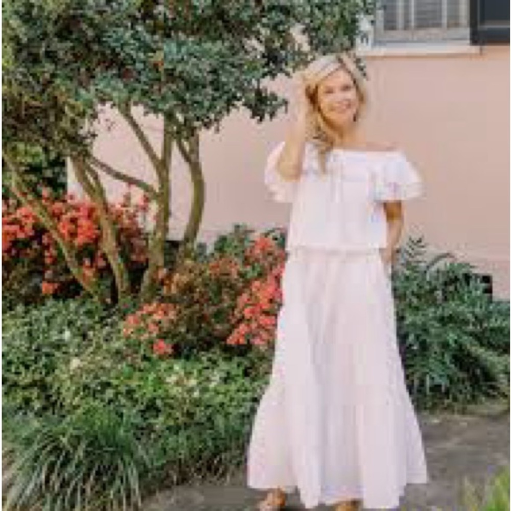 LaRoque white seer sucker top and skirt size medium. Generous fits.